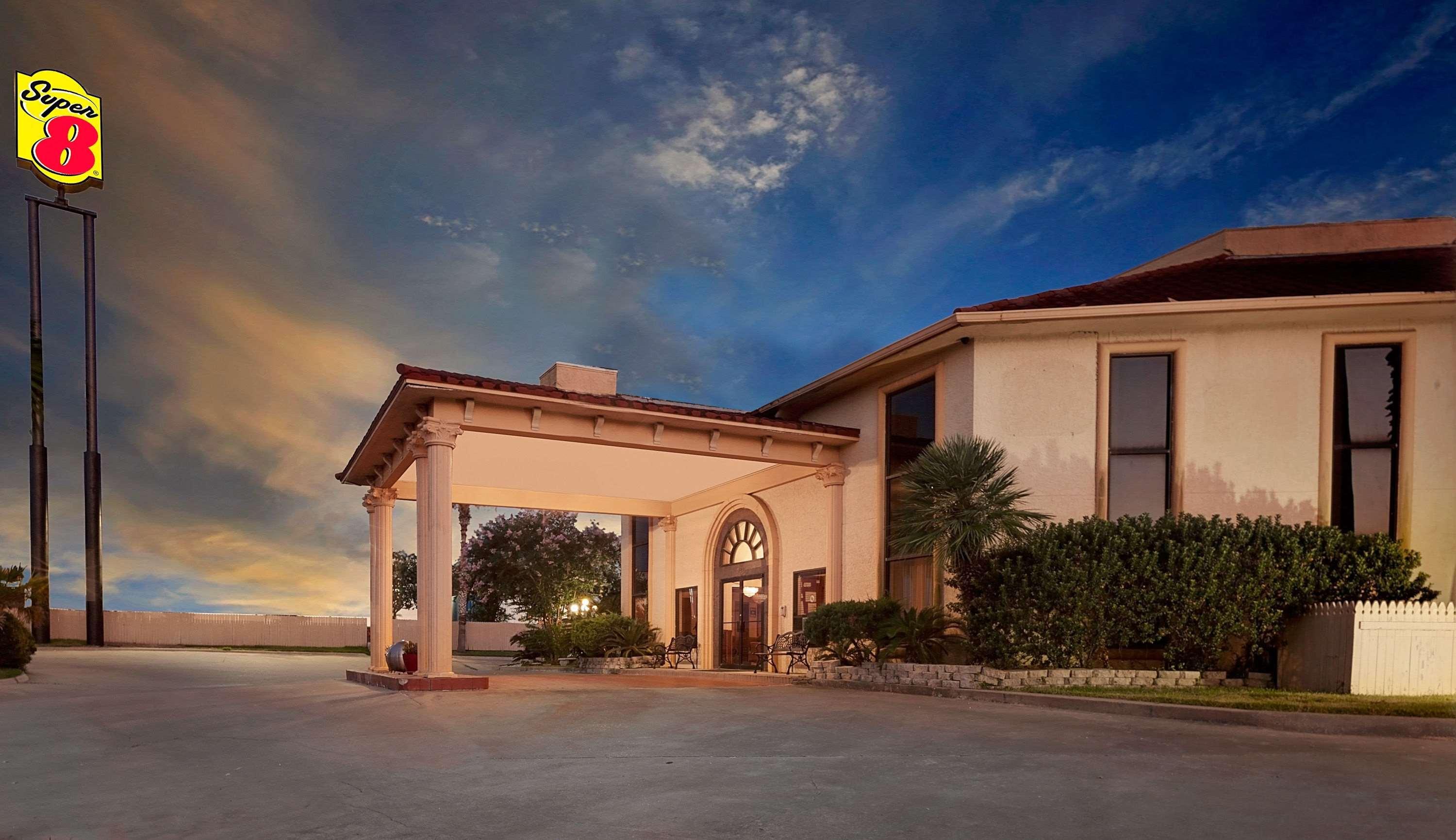 Super 8 By Wyndham Corpus Christi Northwest Motel Dış mekan fotoğraf