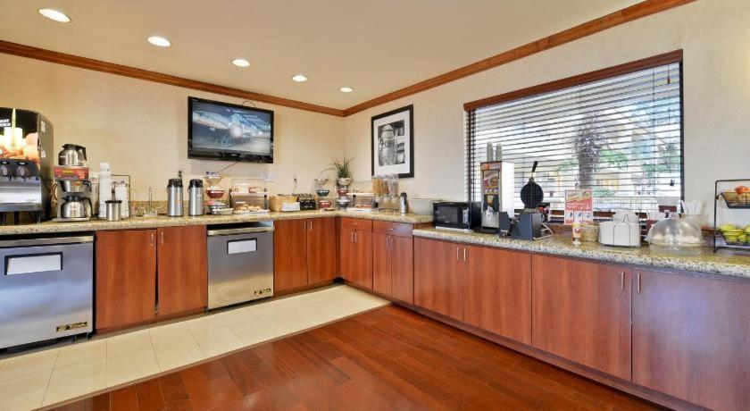 Super 8 By Wyndham Corpus Christi Northwest Motel Dış mekan fotoğraf